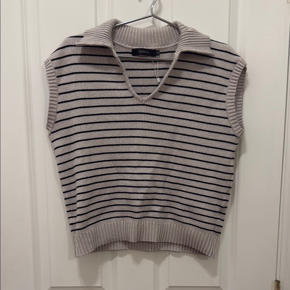 Zesica Cream Striped V-Neck Sleeveless Sweater Vest